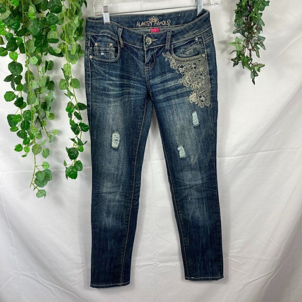 Almost Famous distressed embroidered skinny jeans 3